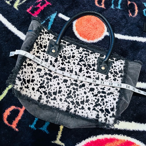 Myra small tote - Picture 2 of 6